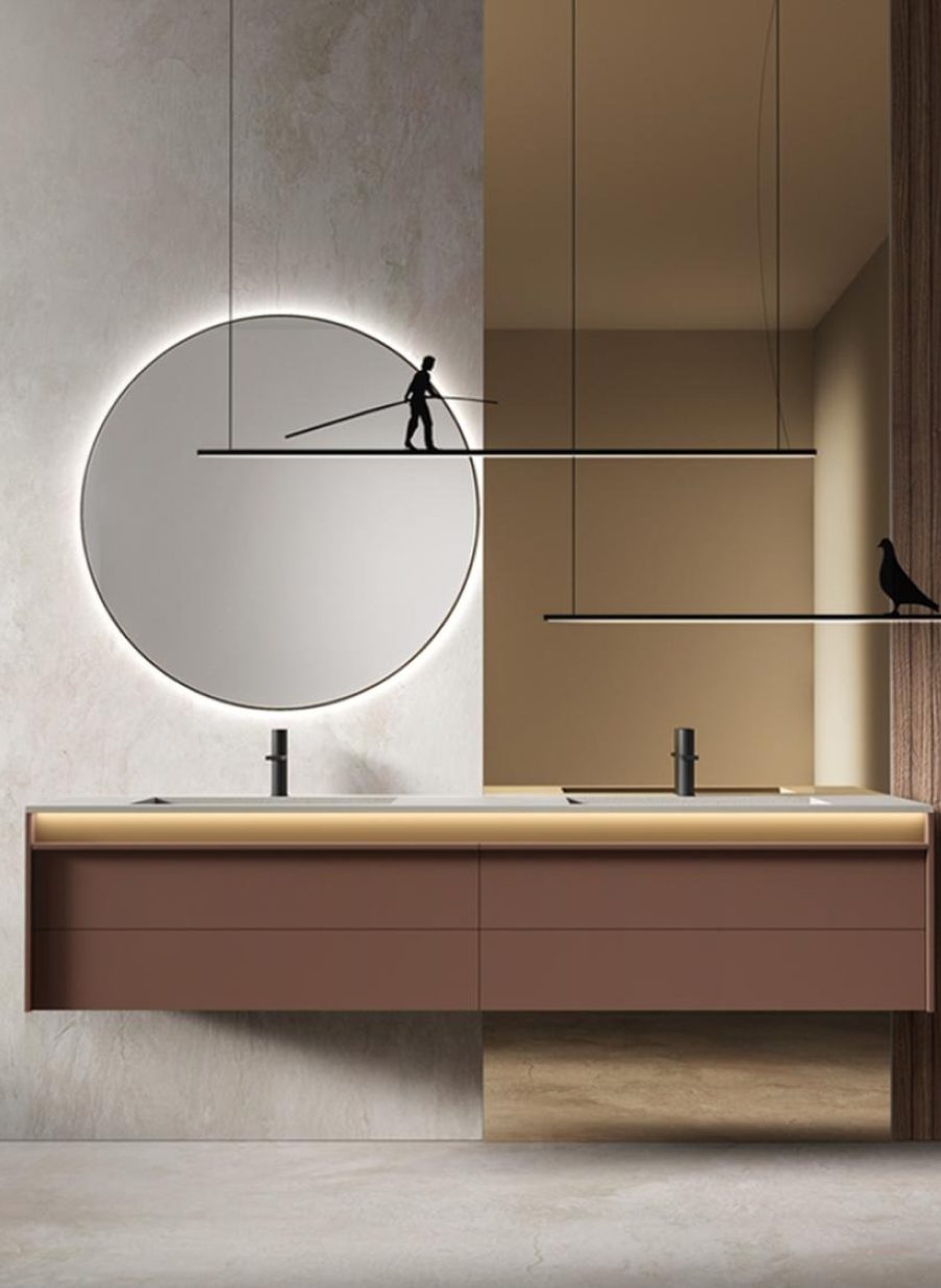 Mueble de baño italiano en madera con espejo circular y estantes negros