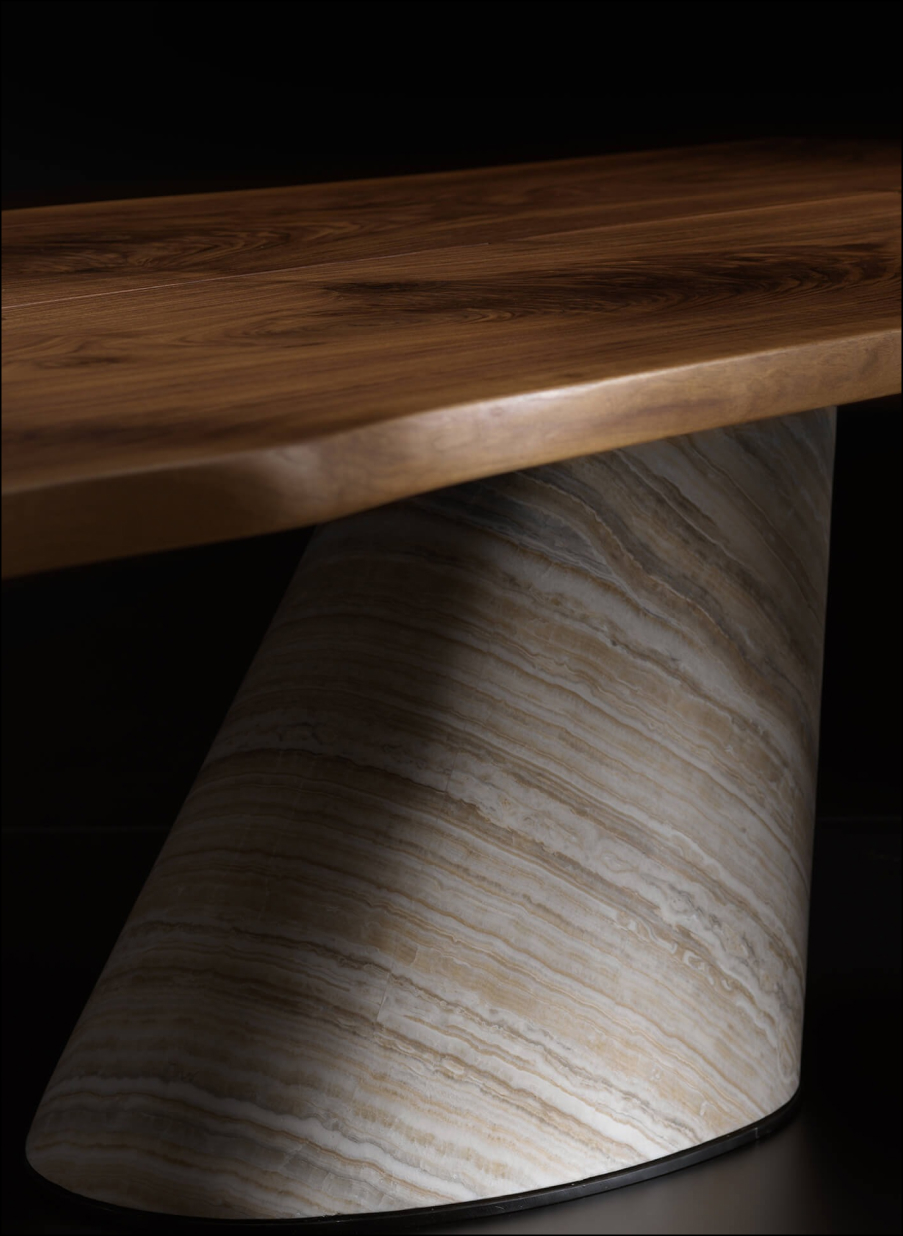 Textura de madera natural con acabado veteado para mobiliario de interior